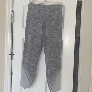 Lulu Lemon gray white cropped leggings 6